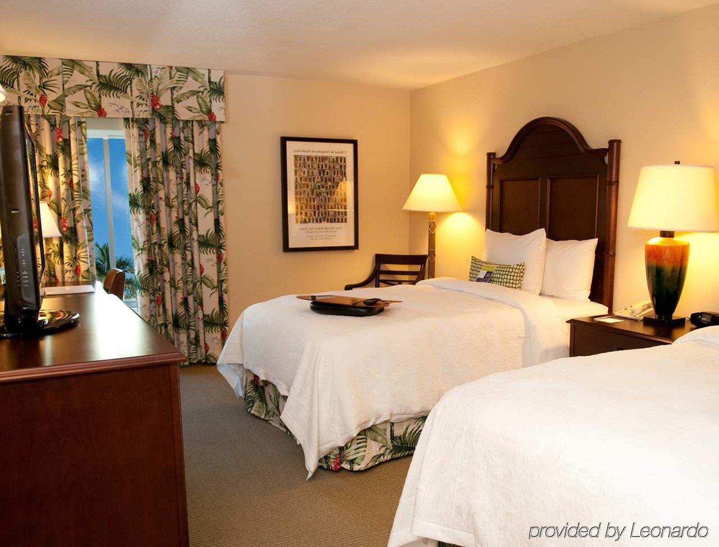 Hampton Inn & Suites San Juan Carolina Pokoj fotografie